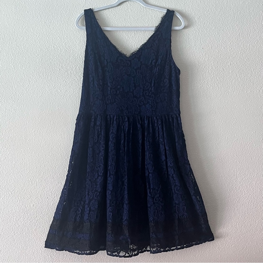 LUXE by Carmen Marc Valvo Navy Lace V-neck Sleeveless Party Wedding Formal Dress